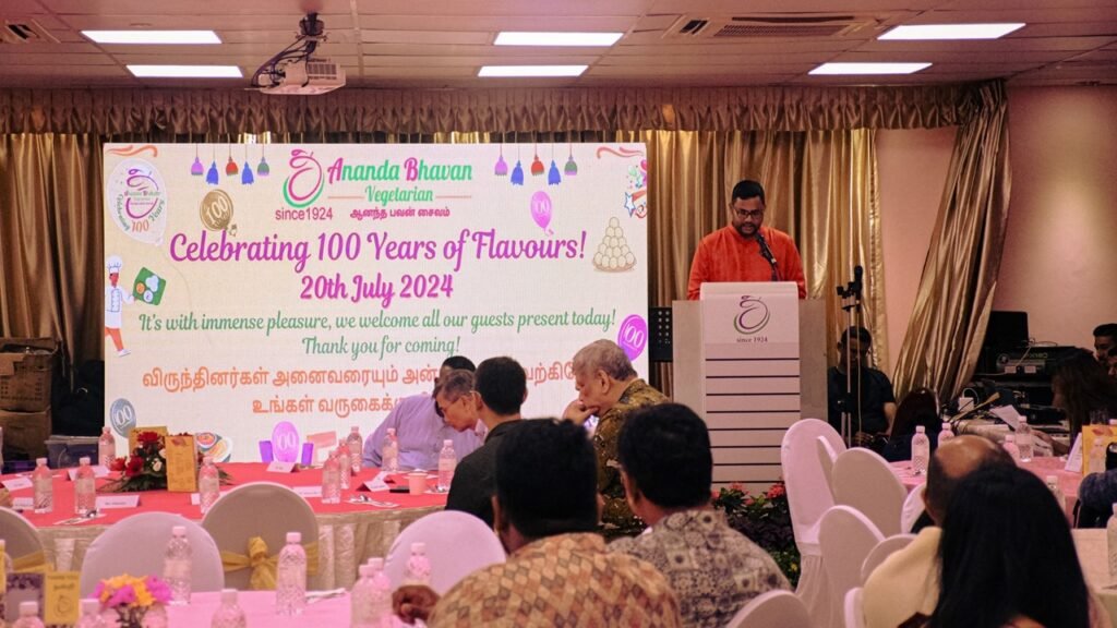 CEO Mr Viren delivers his welcome.